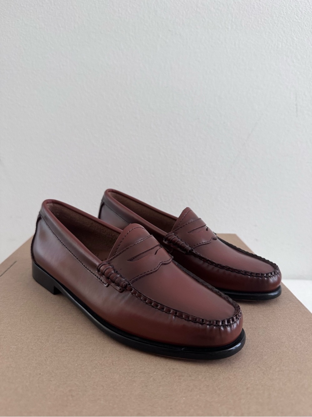 New GH Bass Women’s Whitney Weejuns Penny Loafers Size 6